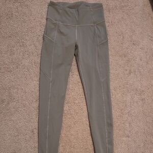 Lululemon Gray 7/8 Leggings with Pockets